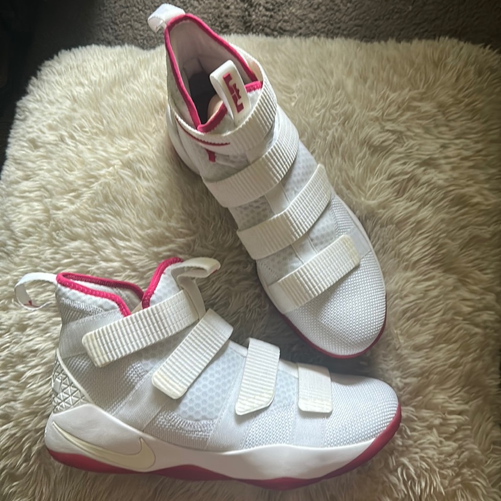 Lebron Nike